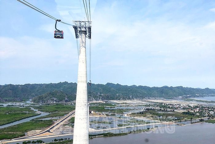 Khám phá Cáp Treo Cát Bà - Cảnh sắc tuyệt vời từ trên cao