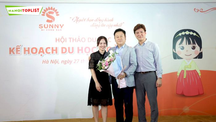 tu-van-du-hoc-sunny-Tripi