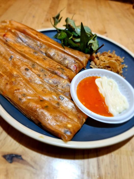 Những mẻ bánh tráng trộn thơm ngon vừa ra lò tại Kim Sài Gòn