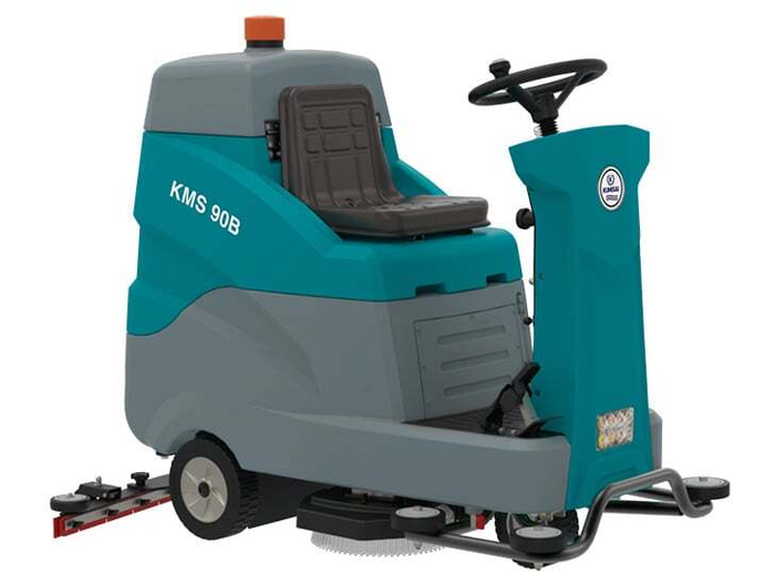Máy chà sàn công nghiệp Kumisai KMS 90B thiết kế khoang ngồi lái gọn gàng, phù hợp với mọi vóc dáng ng dùng