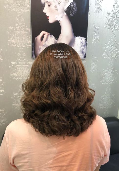 Không gian sang trọng và phong cách làm việc chuyên nghiệp tại Hair Art Vinh Hải