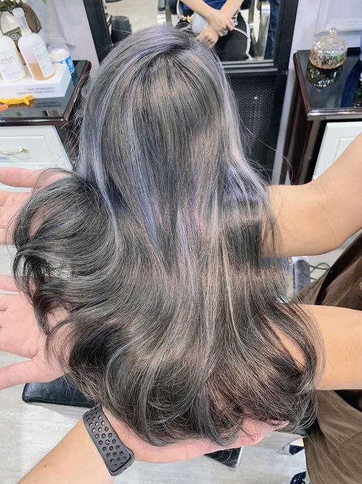 Không gian hiện đại và chuyên nghiệp tại Chiến Hair Salon
