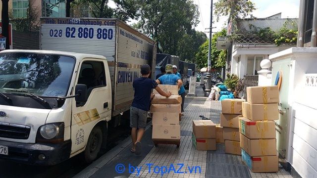 Taxi tải Thành Phương cung cấp dịch vụ chuyển nhà, cho thuê xe tải chở hàng và taxi tải tại TPHCM, đáp ứng mọi nhu cầu vận chuyển của khách hàng.