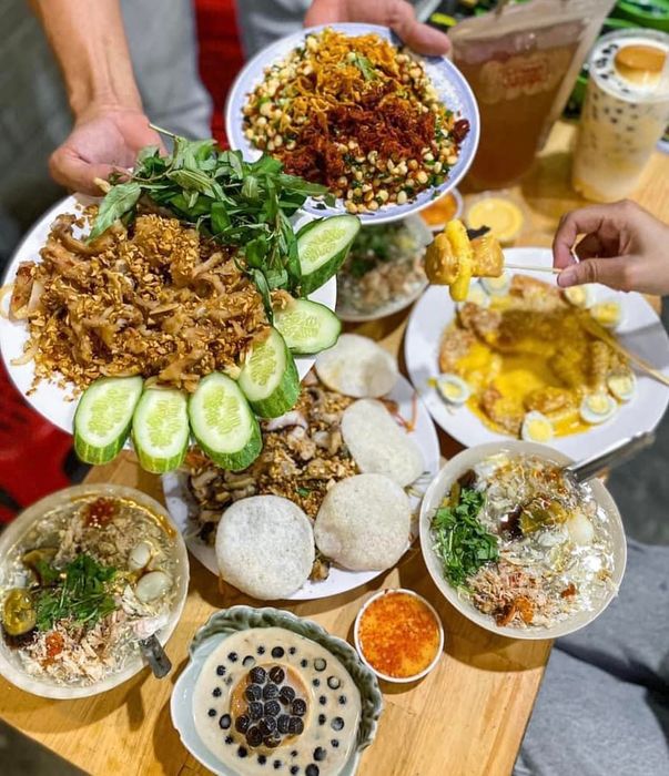 Bữa tiệc ốc phô mai đầy màu sắc tại quán Ốc phomai