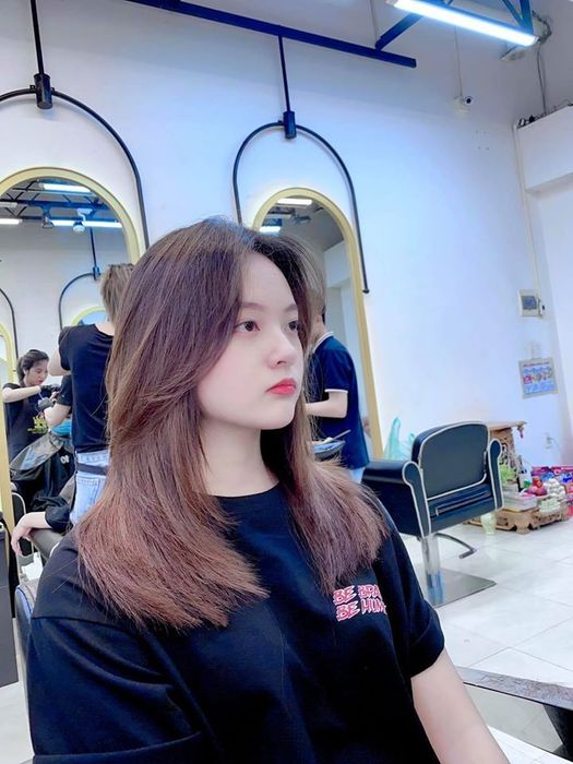 Không gian sang trọng và phong cách phục vụ chuyên nghiệp tại Khangjc Hair Salon