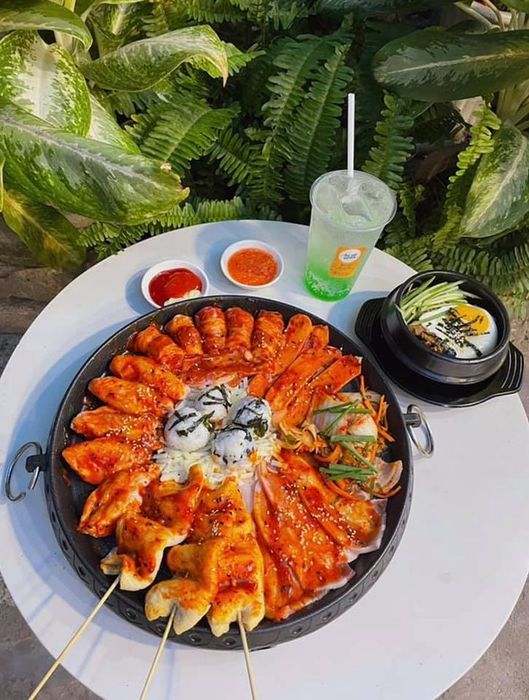 Không gian ấm cúng mang đậm phong cách Hàn Quốc tại Ăn vặt OPPA
