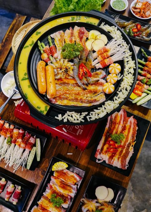 Bữa tiệc ẩm thực đầy màu sắc tại Ăn vặt OPPA