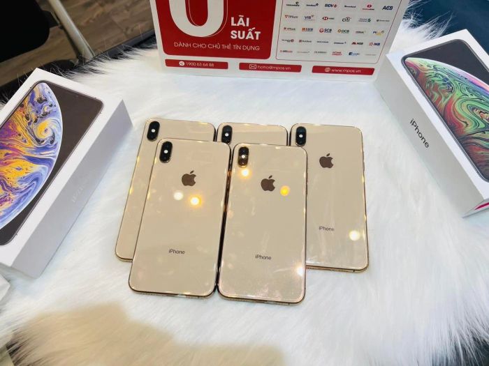 Không gian trưng bày hiện đại tại VIP Mobile