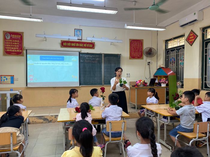 Hình ảnh hoạt động thể chất sôi nổi tại Trường Tiểu học Tân Hội B