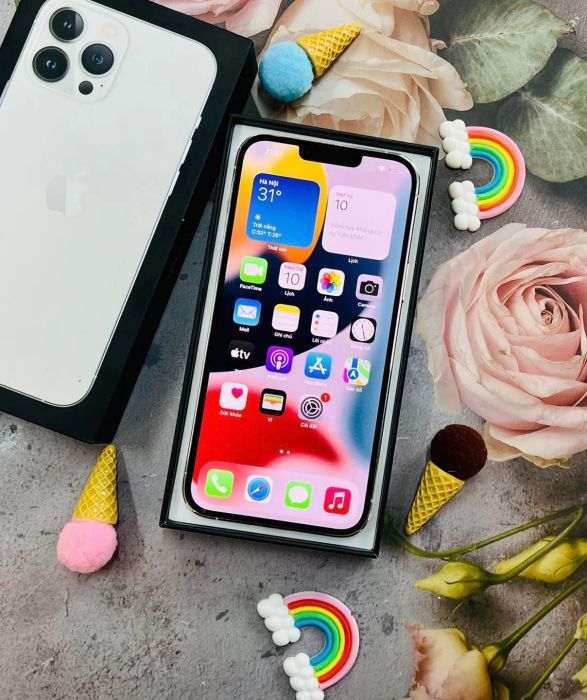 Không gian trưng bày iPhone đa dạng tại Cường Mobile
