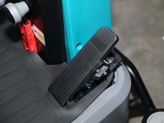 Máy chà sàn Kumisai KMS 90B dùng ắc quy vận hành