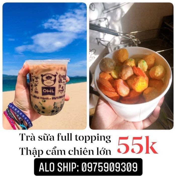 Không gian ấm cúng với kệ truyện tranh tại OWL