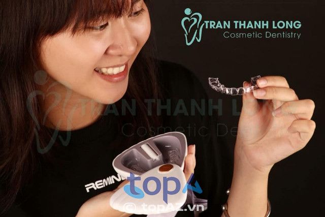 Tại Nha Khoa Trần Thanh Long, dịch vụ niềng răng Invisalign mang đến giải pháp lý tưởng, kết hợp sự thoải mái và thẩm mỹ, được thực hiện bởi đội ngũ bác sĩ nha khoa giàu kinh nghiệm và tay nghề cao.