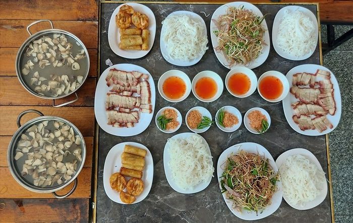 Trải nghiệm ẩm thực Trà Vinh: Khám phá vị ngon đậm chất quê của bún nước lèo
