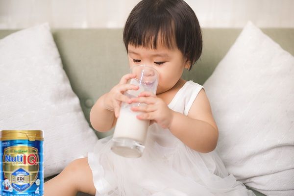 Bao bì sữa Nuti IQ Gold Step 1 thiết kế sang trọng, tiện dụng