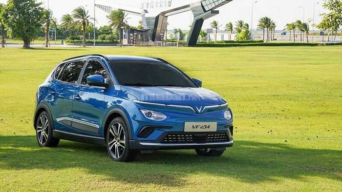 Mẫu xe này sử dụng công nghệ động cơ điện kết hợp pin Lithium-ion