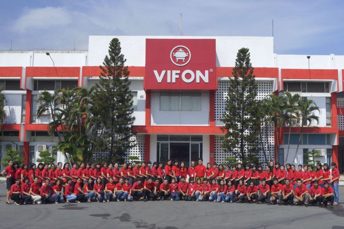 Hình ảnh dây chuyền sản xuất hiện đại tại nhà máy Vifon