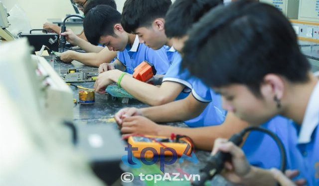 Đại Học Thành Đô Hà Nội - Nơi ươm mầm những kỹ thuật viên tài năng