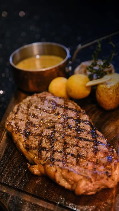 Không gian sang trọng tại Moo Beef Steak Sài Gòn