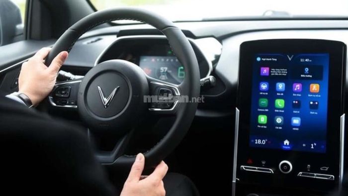 VF e34 được trang bị hàng loạt tính năng công nghệ cao