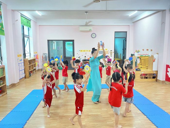 Hoạt động vui chơi ngoài trời tại Mầm Non Nobel Yên Định