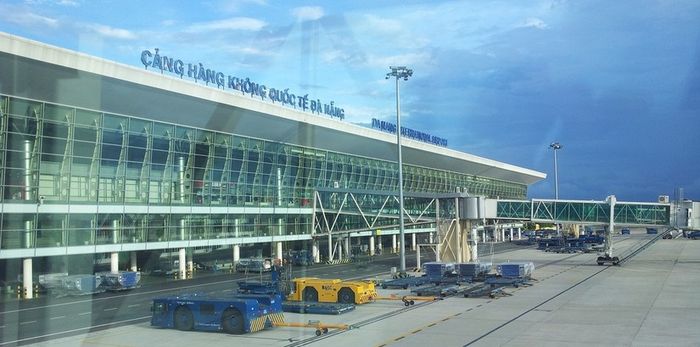 Hình ảnh sân bay quốc tế Đà Nẵng từ phía đường băng