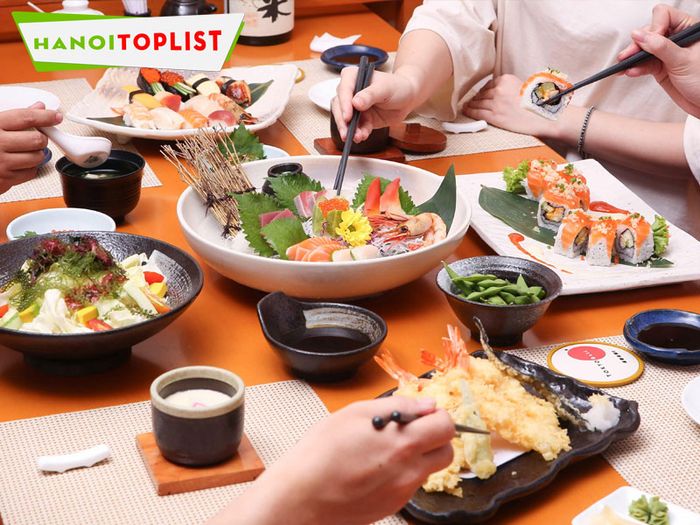 Tokyo Sushi – Nơi hội tụ tinh hoa của ẩm thực Nhật Bản, với không gian nhỏ xinh đậm chất xứ sở hoa anh đào. Mỗi góc của quán đều mang đến cảm giác yên tĩnh, thư thái, giúp thực khách như đang được bước chân vào đất nước Nhật Bản. Đội ngũ nhân viên thân thiện, nhiệt tình và chuyên nghiệp, luôn mang đến sự hài lòng cho mỗi khách hàng.