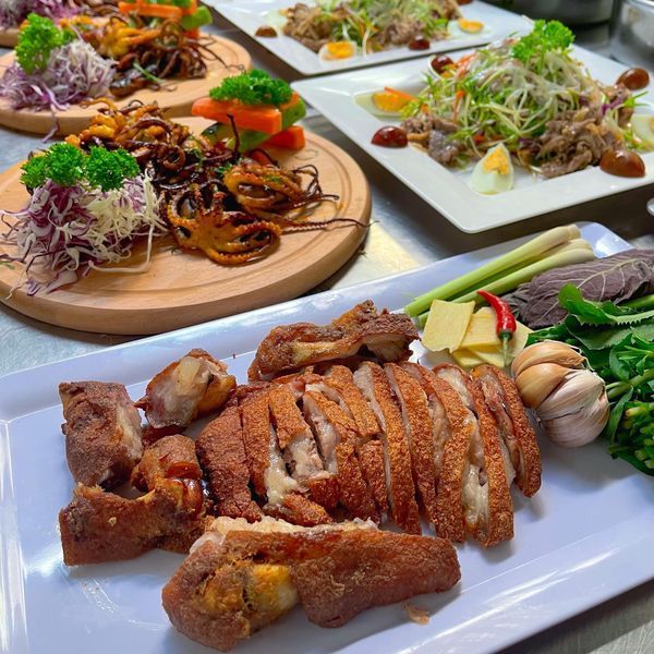 Hình ảnh đầu tiên về Hải Sản Như Ý - Nơi lưu giữ khoảnh khắc ẩm thực biển đầy mê hoặc với những món ngon từ đại dương tươi rói.