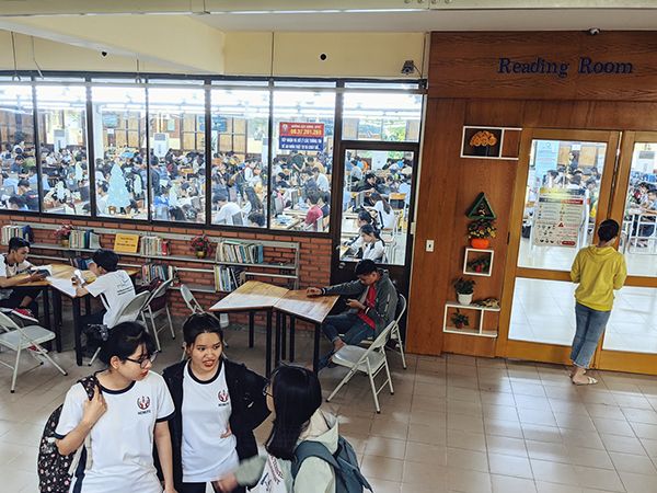 Không gian đọc sách tại Thư viện ĐH Sư phạm Kỹ thuật TP.HCM