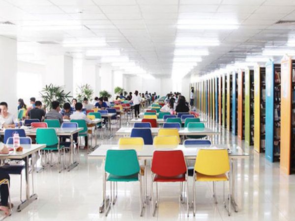 Góc đọc sách ấn tượng tại Thư viện Đại học HUTECH