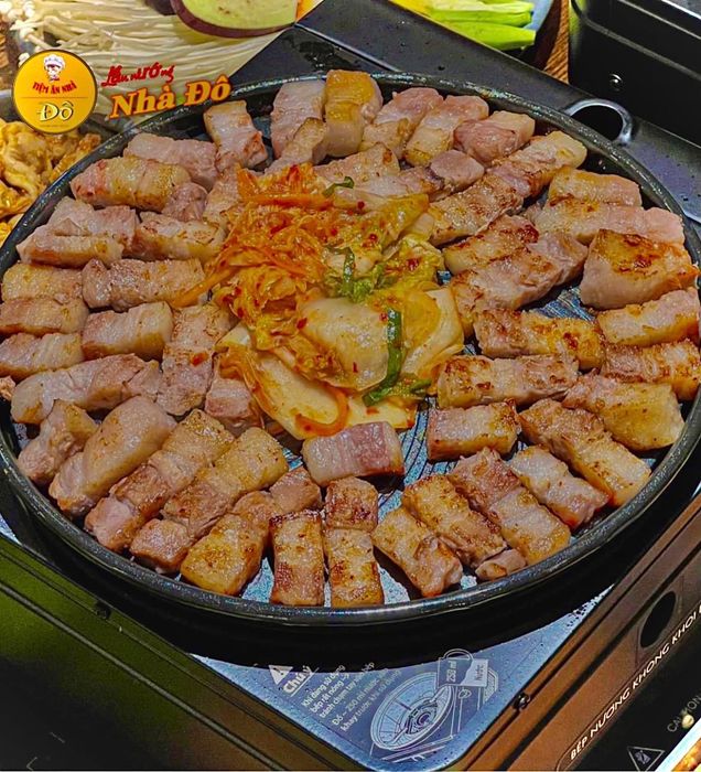 Hình ảnh đầu tiên về Tiệm Ăn Nhà Đô - Nơi lưu giữ những khoảnh khắc ẩm thực Hàn Quốc đầy màu sắc với các món nướng thơm lừng