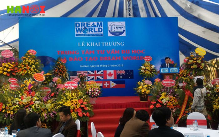 Tu-van-du-hoc-dream-world-Tripi