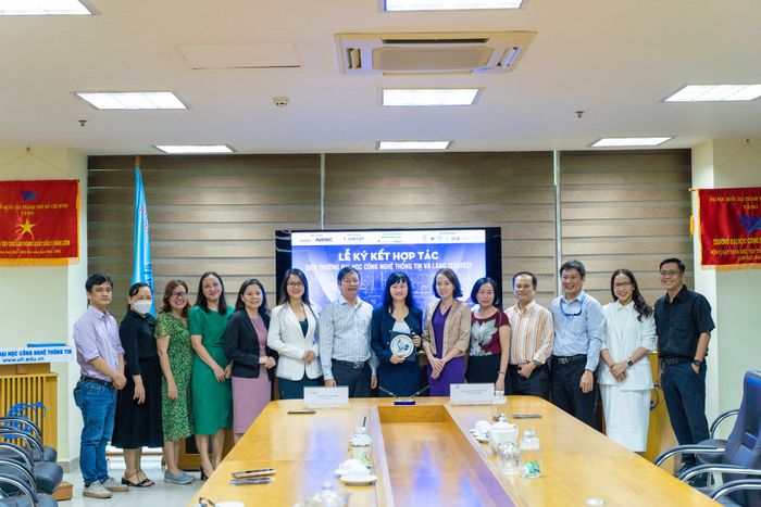 Hình ảnh thư viện hiện đại và khu nghiên cứu tại Đại học Công nghệ Thông tin - ĐHQG TP.HCM
