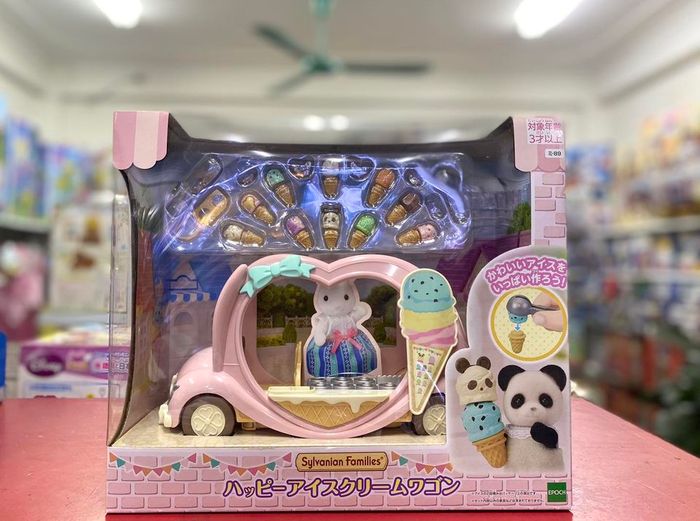 Không gian trưng bày đồ chơi cao cấp tại Kid's Land