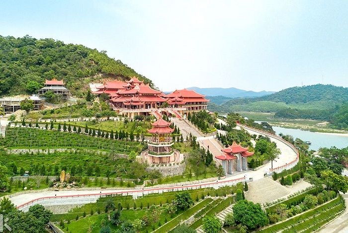 Chùa Ba Vàng - Ngôi chùa linh thiêng bậc nhất Quảng Ninh hình 1