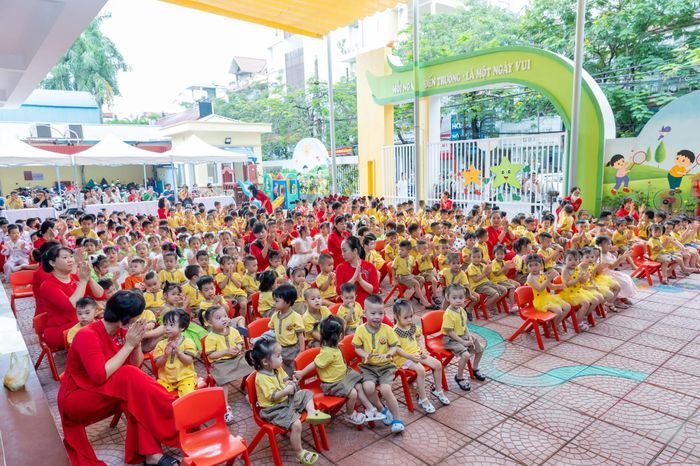 Hình ảnh khuôn viên xanh mát của Trường Mẫu giáo Sao Sáng 2