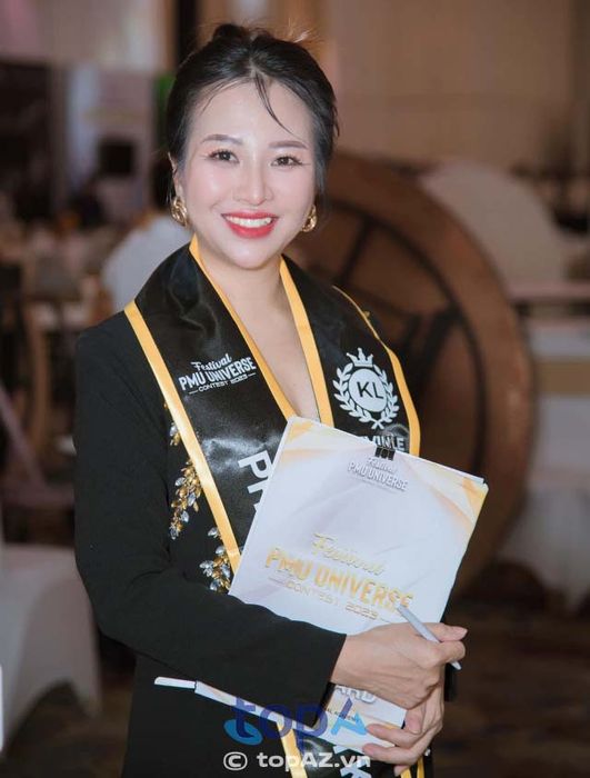 Chuyên gia phun xăm tại Biên Hòa với phong cách làm việc chuyên nghiệp và tận tâm.