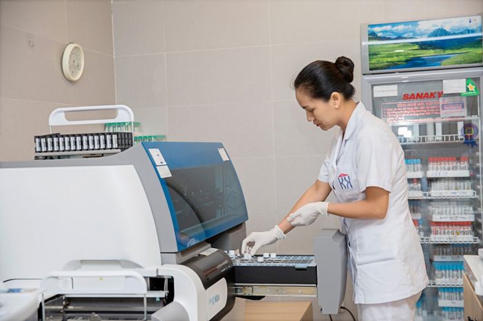 Hình ảnh đội ngũ y bác sĩ tại Bệnh viện Ung bướu Hà Nội