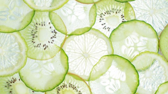 Nền slide chủ đề hè với trái kiwi tươi xanh