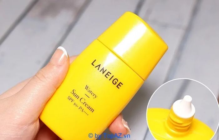 Kem chống nắng cao cấp dành cho những chuyến du lịch biển đáng nhớ