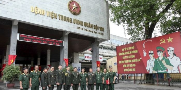 Hình ảnh đội ngũ y bác sĩ tại Khoa Y học hạt nhân