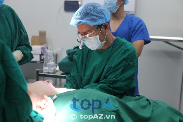 Bác sĩ Dương Văn Tươi – Chuyên gia nâng ngực danh tiếng tại Hà Nội
