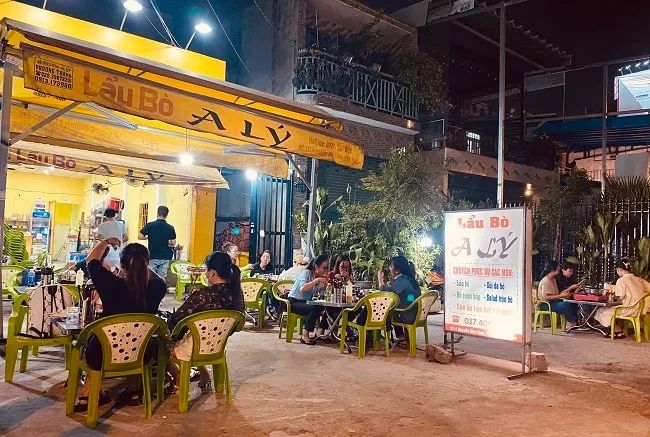 Lẩu bò A LÝ – Điểm đến lý tưởng cho những tín đồ yêu thích món lẩu bò truyền thống và đậm đà hương vị.