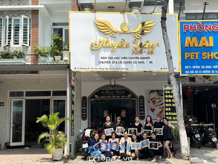 Huyền Trân - Địa chỉ vàng cho dịch vụ uốn nối mi chuyên nghiệp tại Dĩ An