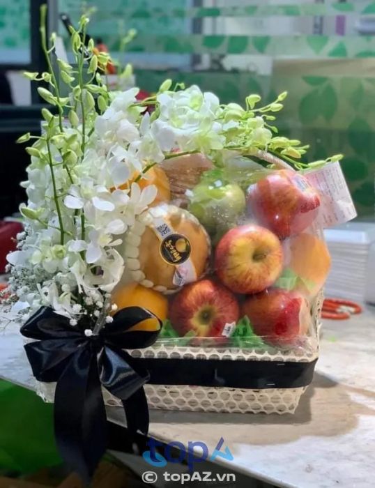 Giỏ trái cây chia buồn tại S BasketS ở TPHCM