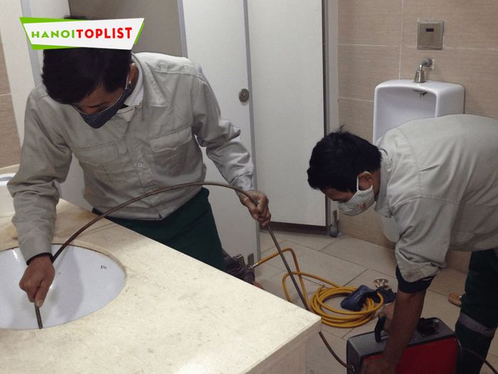 Môi Trường Thành Công – Đơn vị thông tắc cống đáng tin cậy với hơn 10 năm kinh nghiệm. Công ty luôn duy trì những cam kết chất lượng như nhanh chóng, sạch sẽ và chi phí hợp lý. Với mỗi tình trạng tắc nghẽn, Môi Trường Thành Công luôn đưa ra phương án xử lý khoa học, hiệu quả, kèm theo mức giá cực kỳ ưu đãi và các chính sách hậu mãi hấp dẫn dành cho đối tác lâu dài.