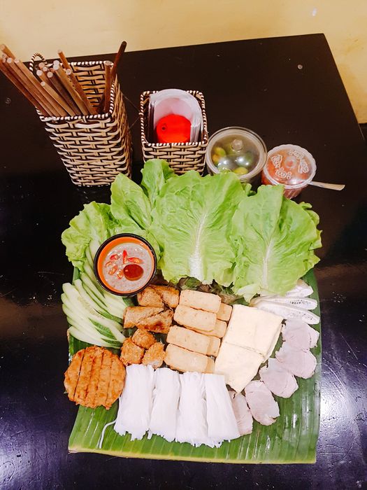 Không gian ấm cúng và mẹt bún đậu hấp dẫn tại Àn Nghi