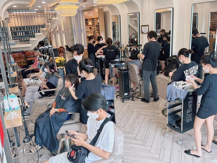 Quy trình phục vụ chuyên nghiệp tại Tí Hair Salon
