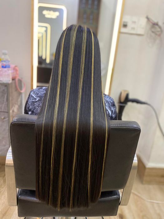 Không gian hiện đại và chuyên nghiệp tại Hair Salon Nguyễn Tuấn
