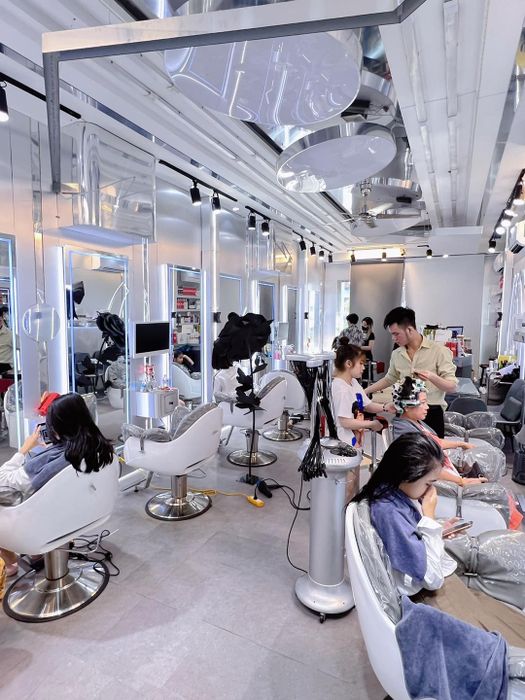 Không gian sang trọng tại Hưng Seven Hair cơ sở chính